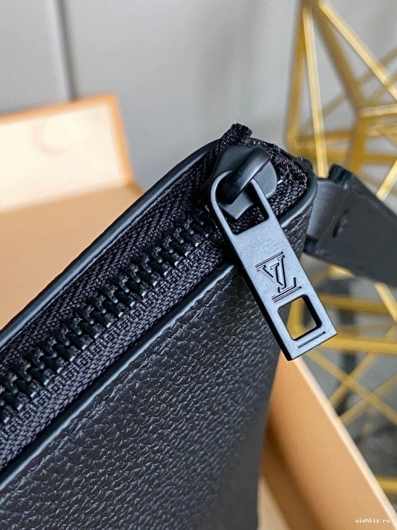 WIS LOUIS IPAD POUCH VUITTON 0818